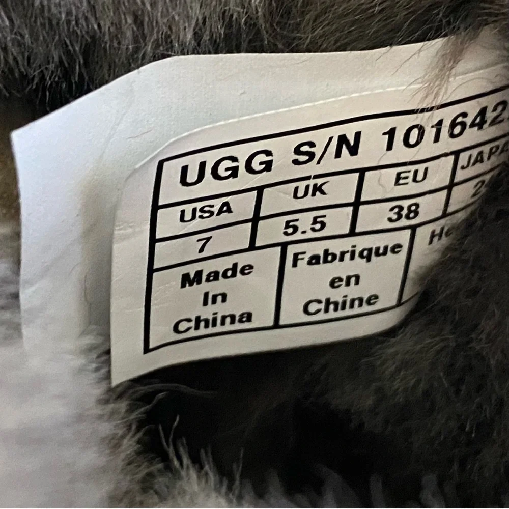 UGG Classic Mini II Boots Womens Size 7‎ Gray Suede Shearling *MISMATCH*